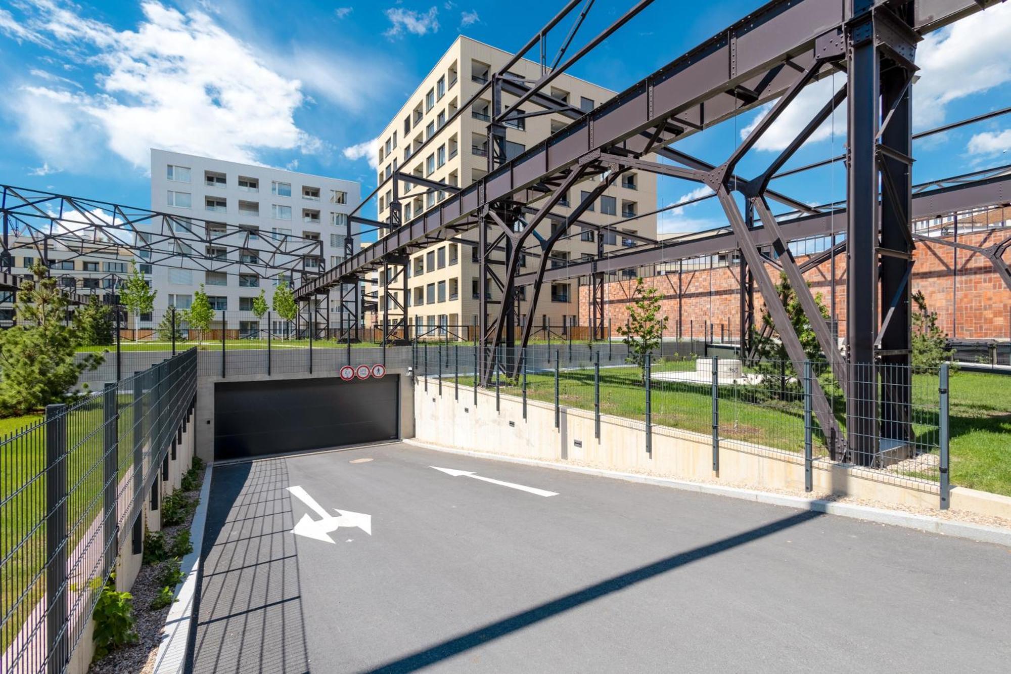Apartamento Bright 2Br - 4Th Floor, Balcony, Free Parking By Gravity Praga Exterior foto