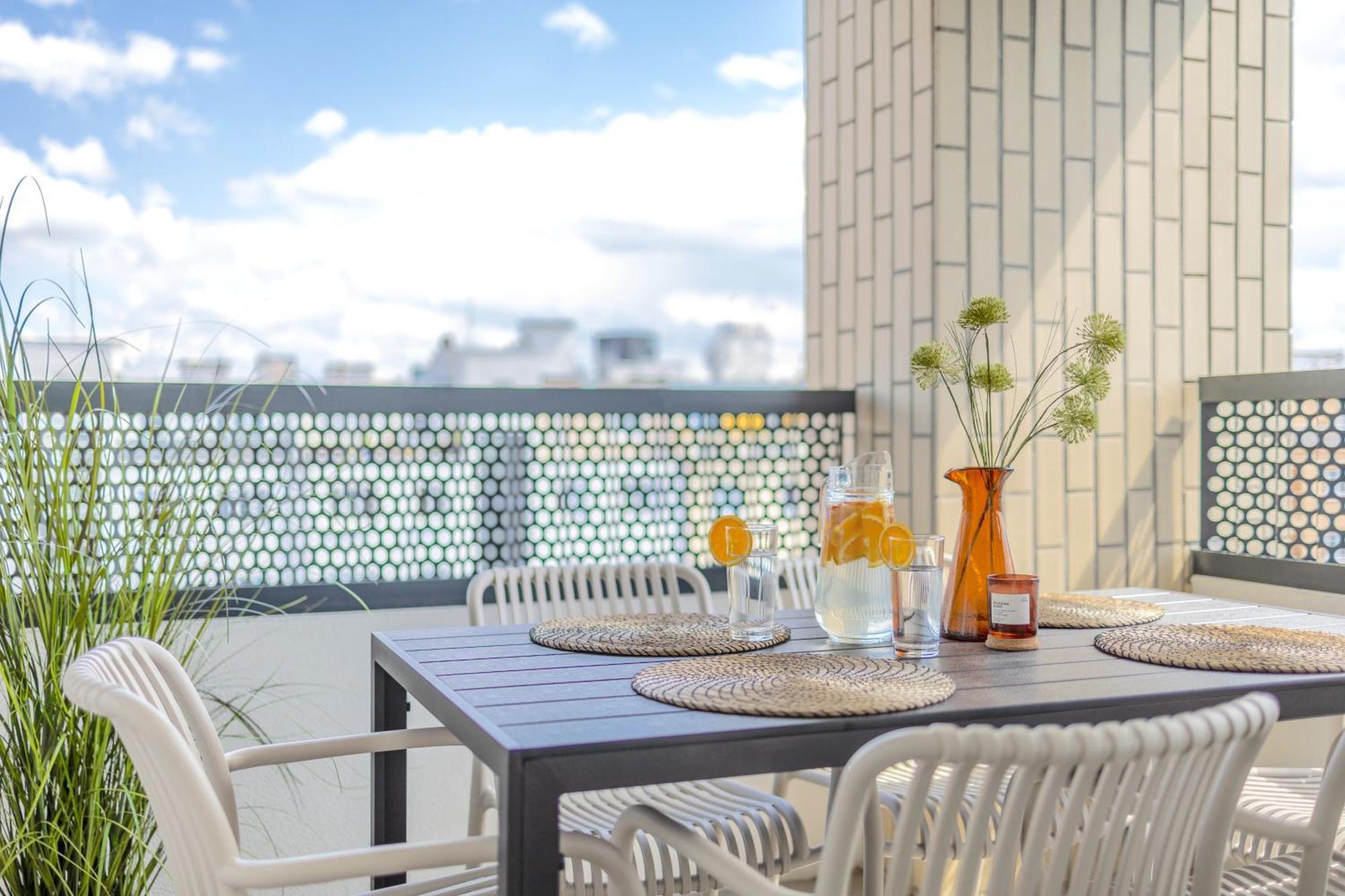 Apartamento Bright 2Br - 4Th Floor, Balcony, Free Parking By Gravity Praga Exterior foto