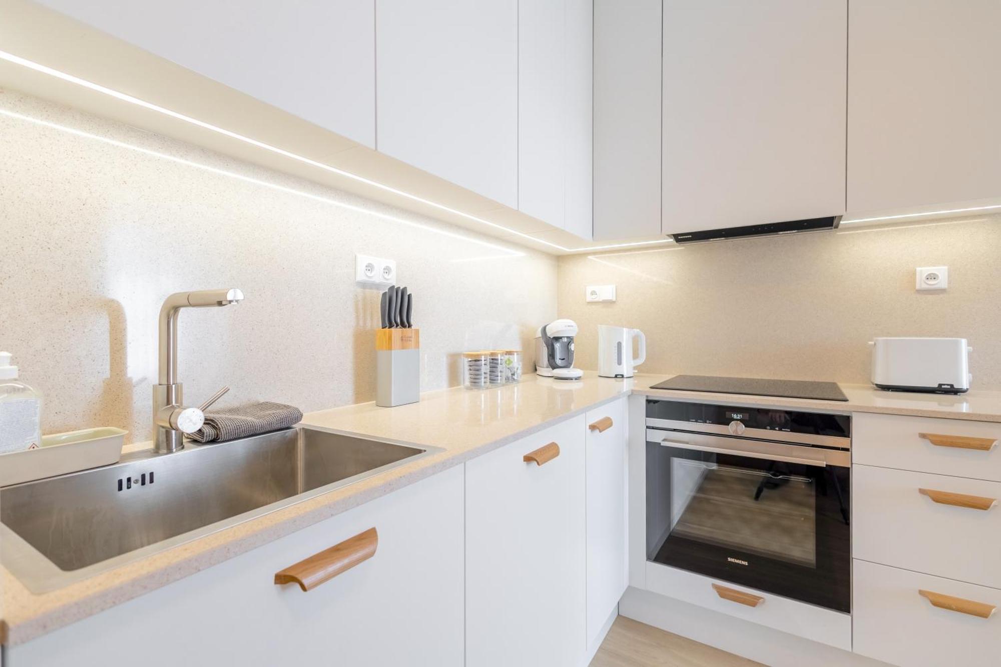 Apartamento Bright 2Br - 4Th Floor, Balcony, Free Parking By Gravity Praga Exterior foto