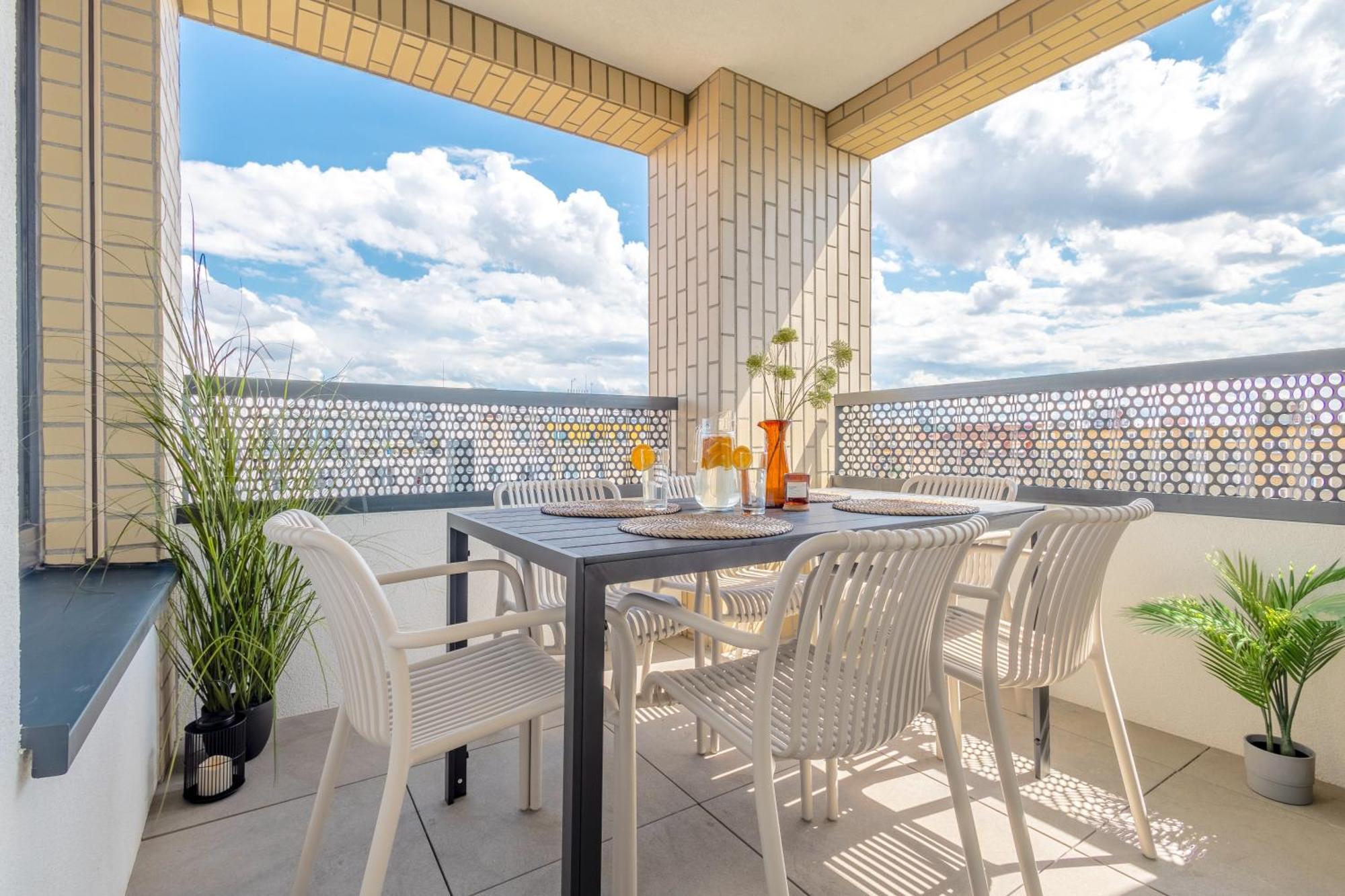 Apartamento Bright 2Br - 4Th Floor, Balcony, Free Parking By Gravity Praga Exterior foto