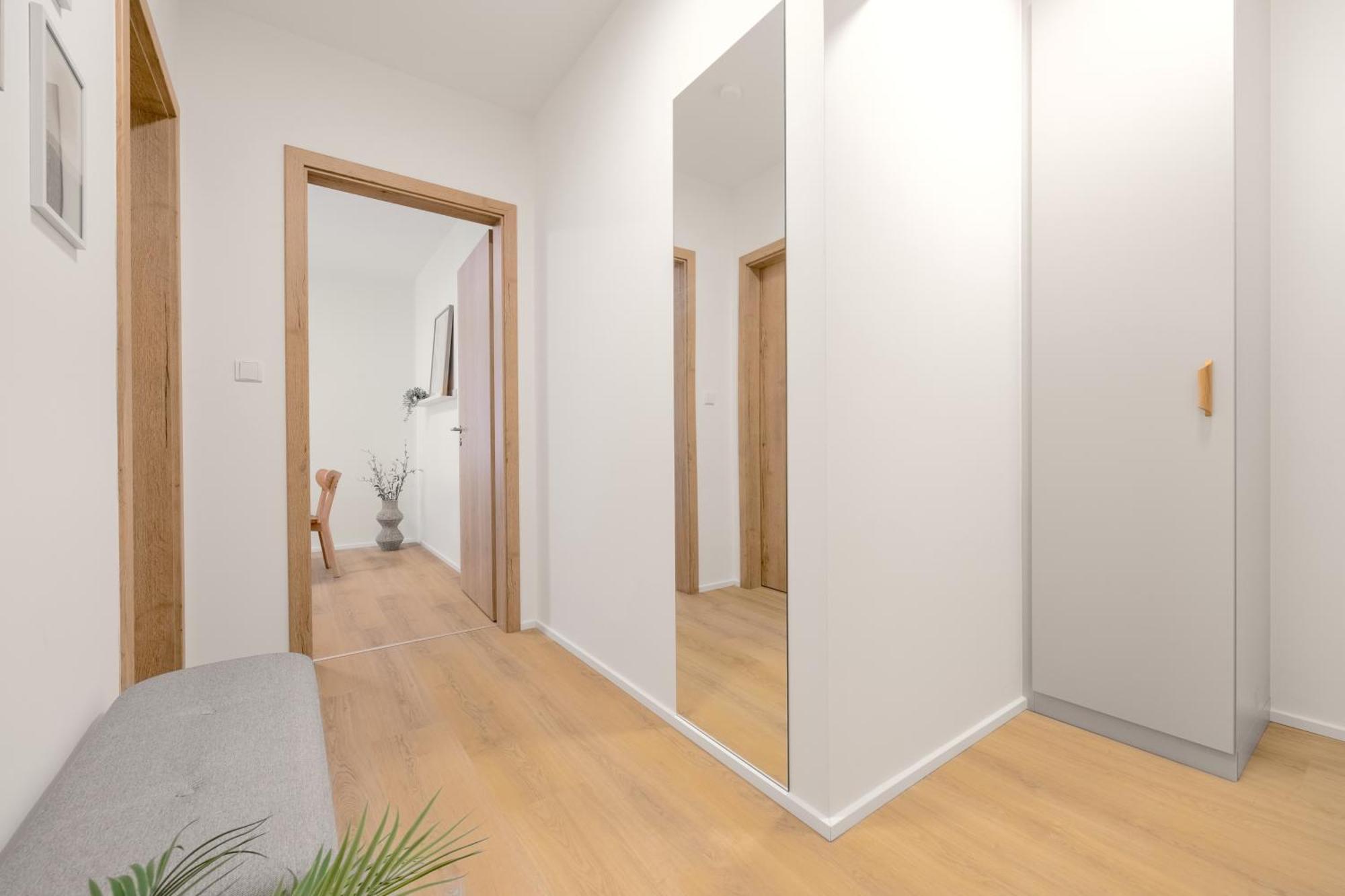 Apartamento Bright 2Br - 4Th Floor, Balcony, Free Parking By Gravity Praga Exterior foto