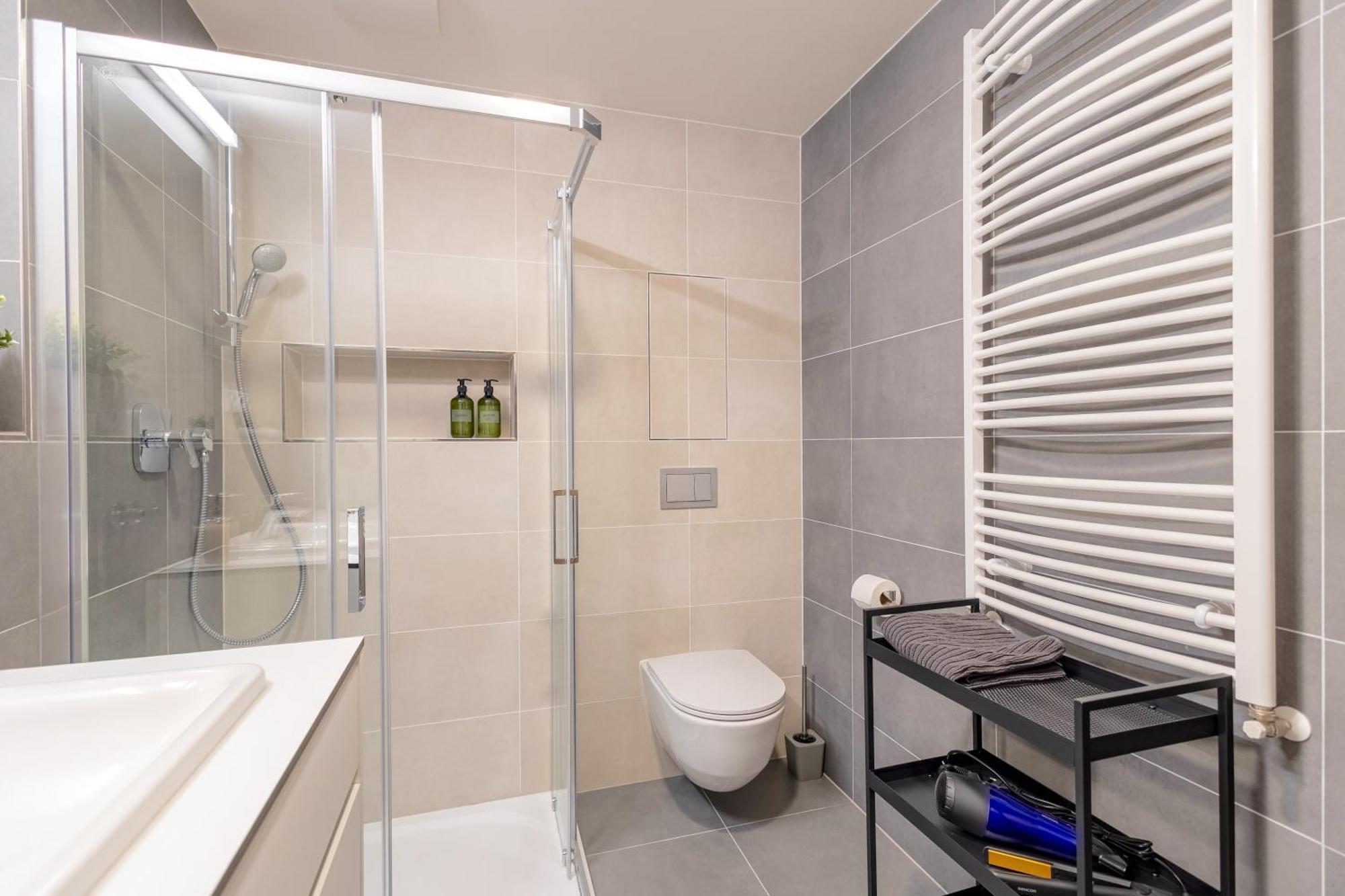 Apartamento Bright 2Br - 4Th Floor, Balcony, Free Parking By Gravity Praga Exterior foto