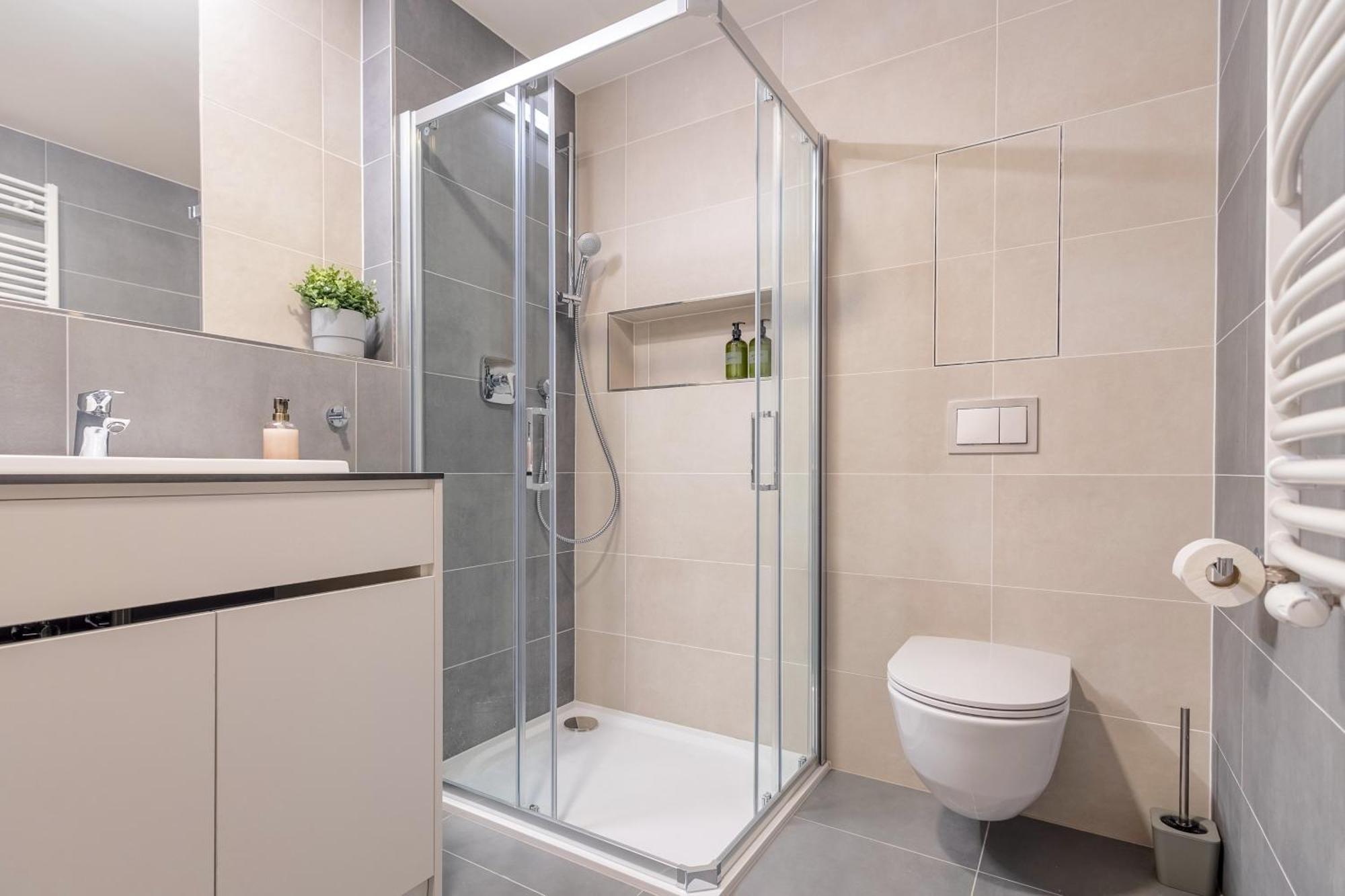 Apartamento Bright 2Br - 4Th Floor, Balcony, Free Parking By Gravity Praga Exterior foto